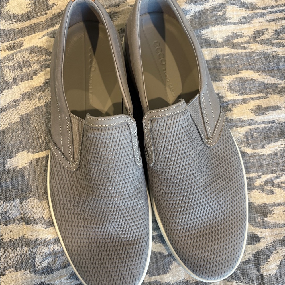 NWOT Grey Men’s Ecco Loafer in Size 14